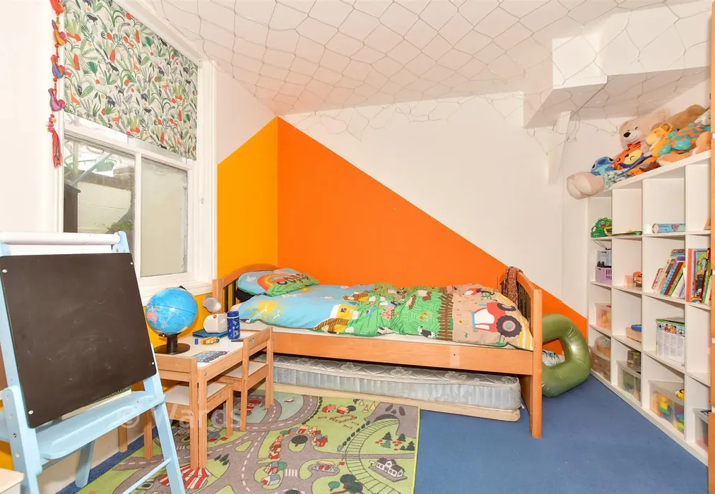 Bedroom 2 - Augusta Gardens, Folkestone, Kent - Wards of Kent