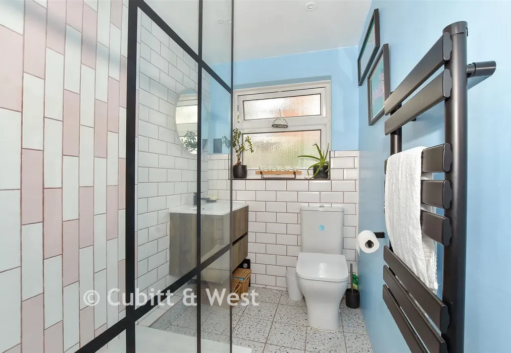 Shower Room - New Street, Horsham, West Sussex - Wards of Kent
