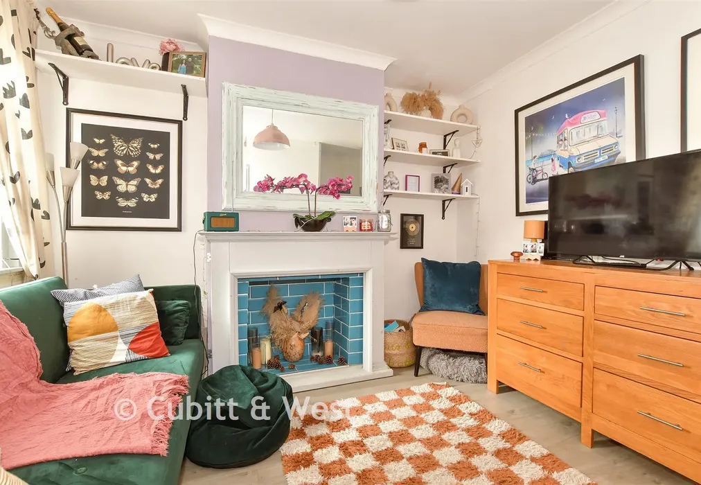 Lounge - New Street, Horsham, West Sussex - Wards of Kent