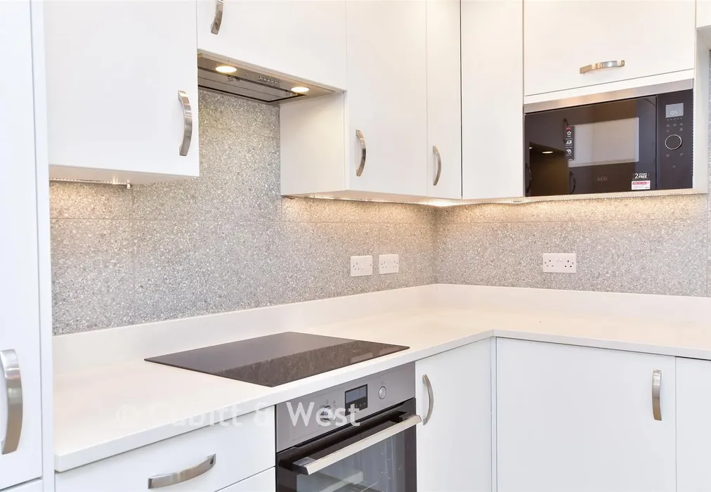 Internal Lifestyle Photograph - Lowther Road, Brighton, East Sussex - Wards of Kent