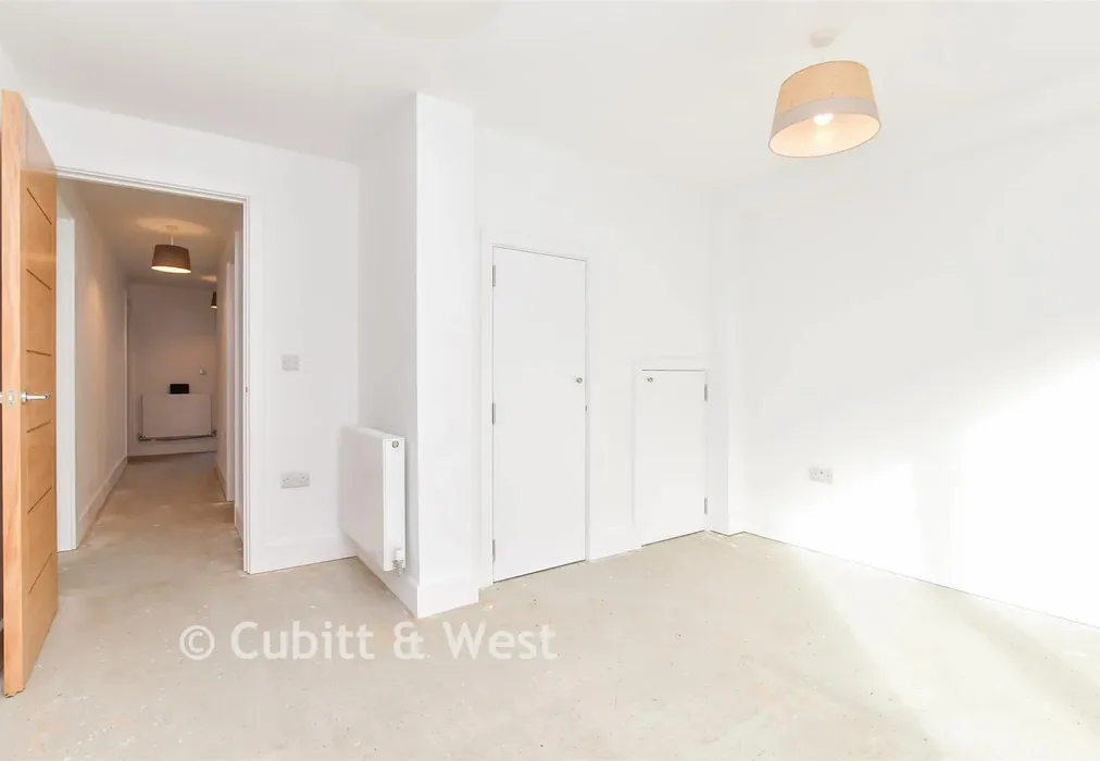 Bedroom 1 - Lowther Road, Brighton, East Sussex - Wards of Kent