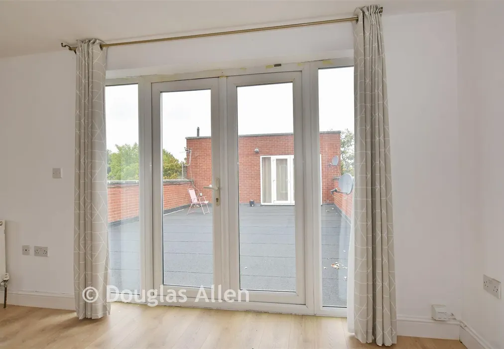 Balcony / Terrace - Westwood Road, Ilford, Essex - Wards of Kent