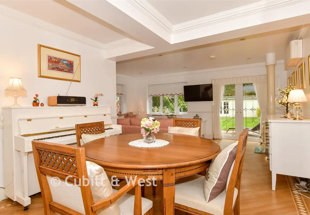 Dining Area - Nuthurst Street, Nuthurst, Horsham, West Sussex - Wards of Kent