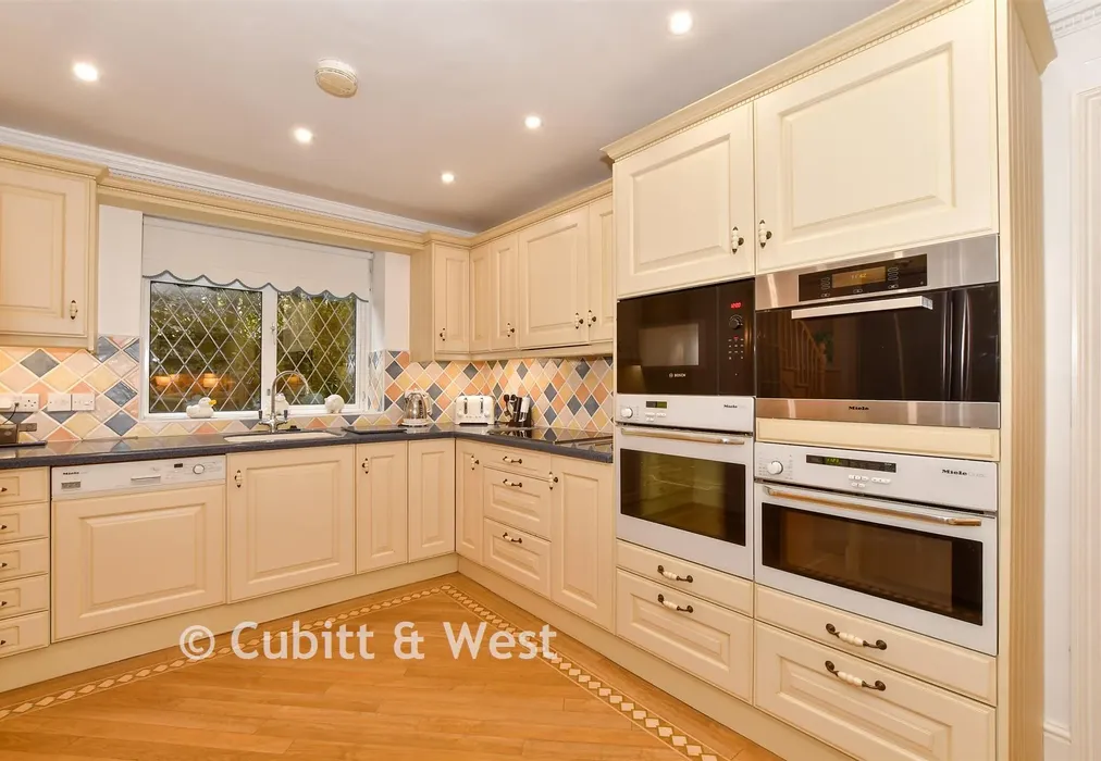 Kitchen/Breakfast Room - Nuthurst Street, Nuthurst, Horsham, West Sussex - Wards of Kent