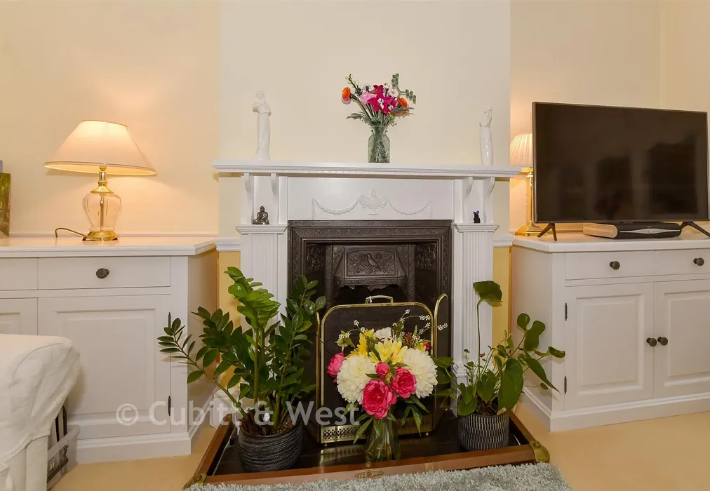 Internal Lifestyle Photograph - Nuthurst Street, Nuthurst, Horsham, West Sussex - Wards of Kent