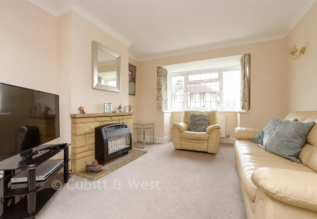 Lounge - Shirley Avenue, Redhill, Surrey - Wards of Kent
