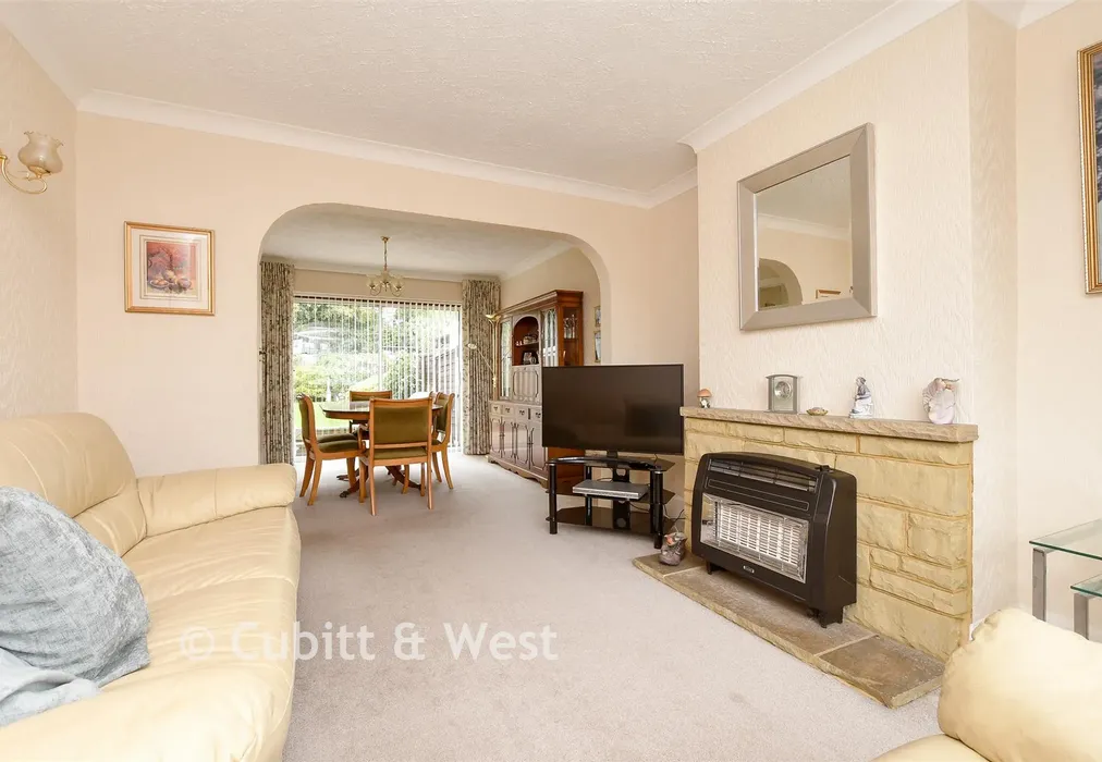 Lounge - Shirley Avenue, Redhill, Surrey - Wards of Kent