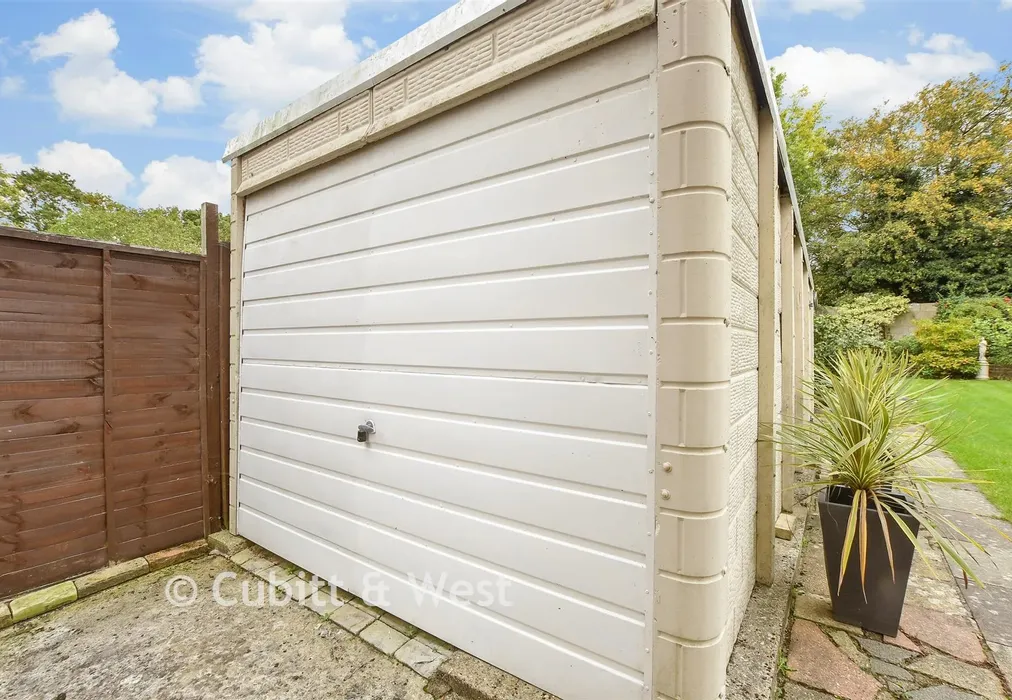 Garage - Shirley Avenue, Redhill, Surrey - Wards of Kent