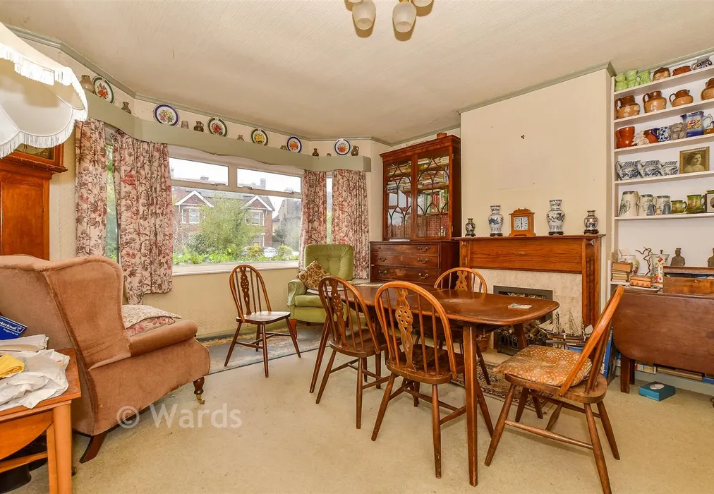 Lounge - Brook Street, Tonbridge, Kent - Wards of Kent