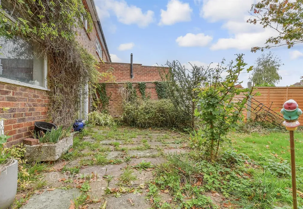 Patio / Decking - Brook Street, Tonbridge, Kent - Wards of Kent