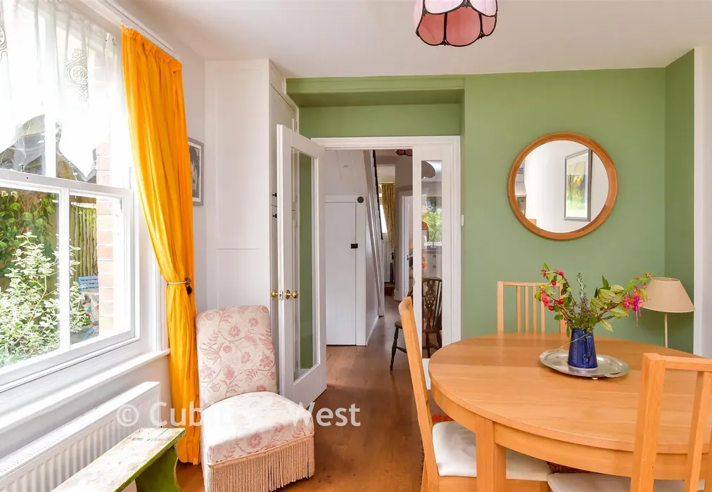 Internal Lifestyle Photograph - The Avenue, Lewes, East Sussex - Wards of Kent
