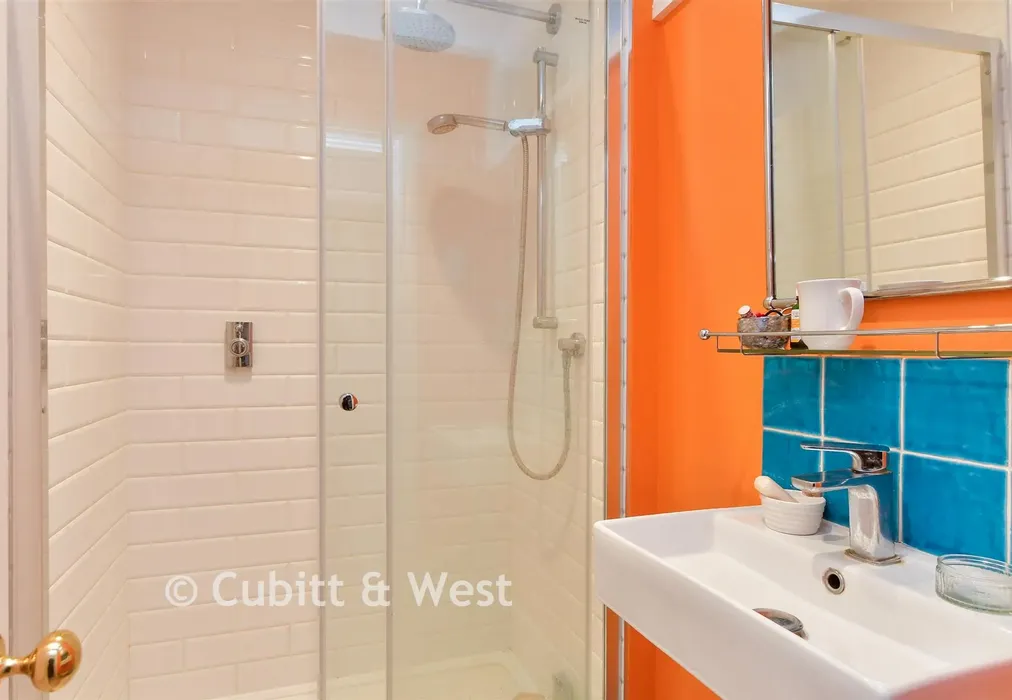 En-Suite Shower Room - The Avenue, Lewes, East Sussex - Wards of Kent