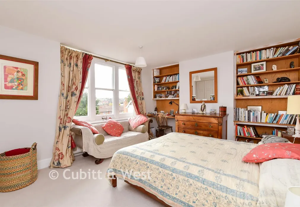 Bedroom 1 - The Avenue, Lewes, East Sussex - Wards of Kent