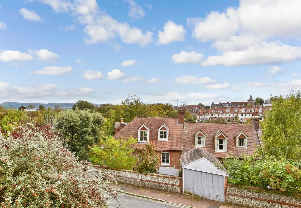 Views To Front - The Avenue, Lewes, East Sussex - Wards of Kent