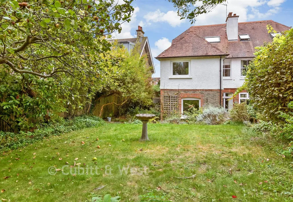 Rear Garden - The Avenue, Lewes, East Sussex - Wards of Kent