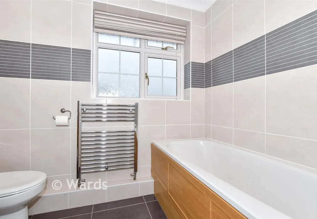 Bathroom - Adam Close, Coxheath, Maidstone, Kent - Wards of Kent