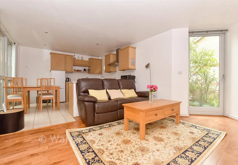 Lounge - Priory Courtyard, Ramsgate, Kent - Wards of Kent