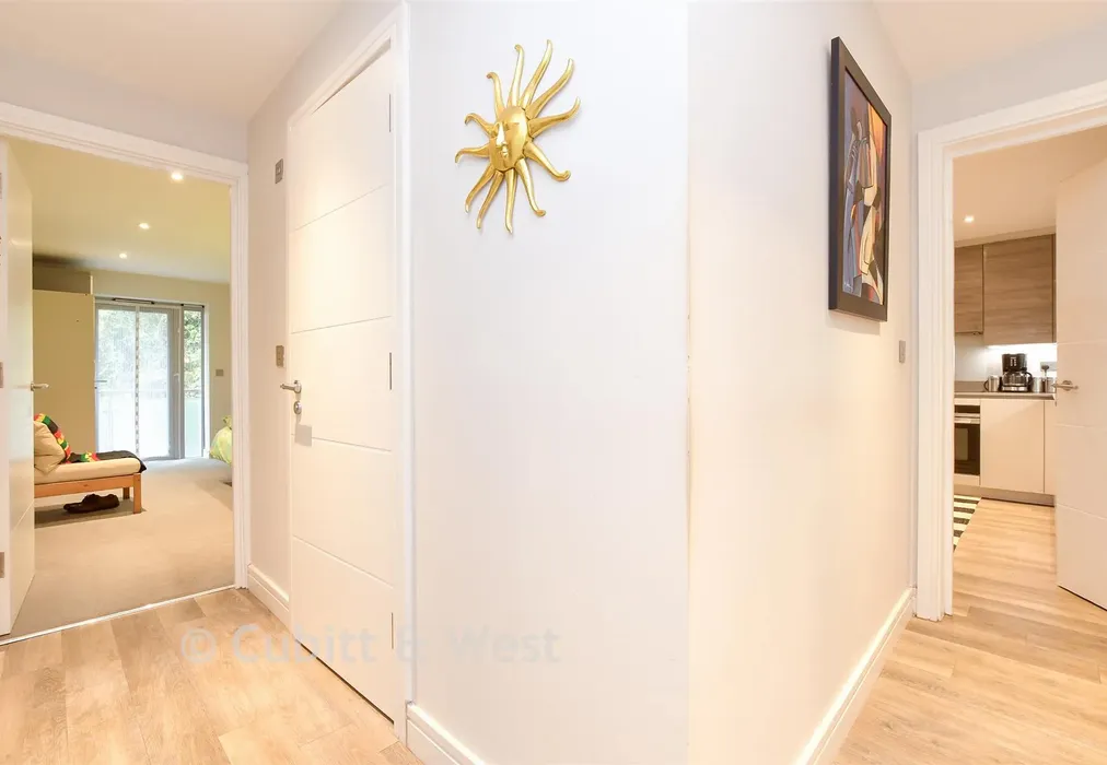 Entrance Hall - Croydon Road, Caterham, Surrey - Wards of Kent