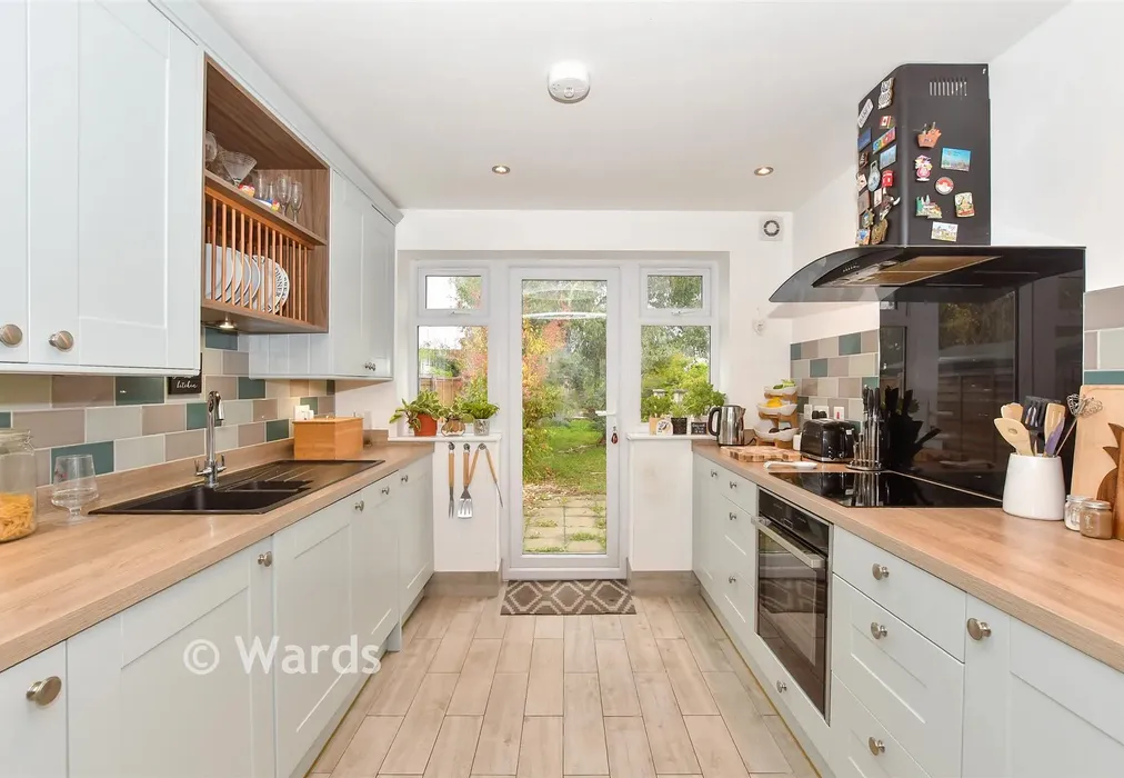 Kitchen - Cork Street, Eccles, Aylesford, Kent - Wards of Kent