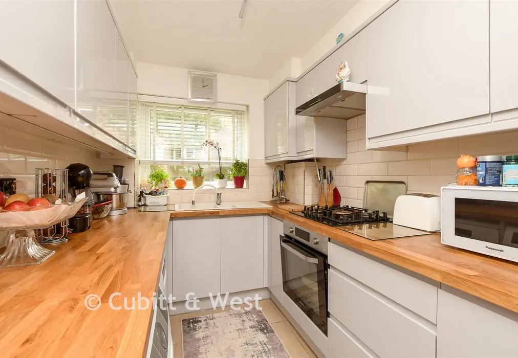 Kitchen - Woodlands Road, Redhill, Surrey - Wards of Kent