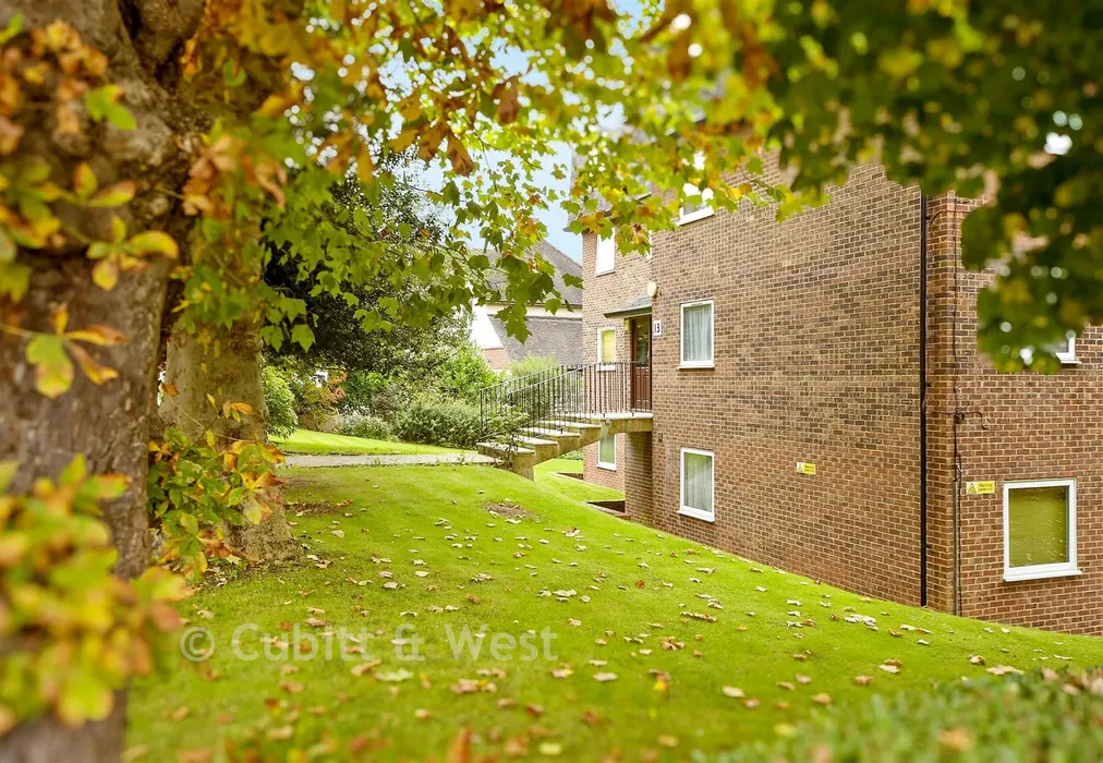 External Lifestyle Photograph - Woodlands Road, Redhill, Surrey - Wards of Kent