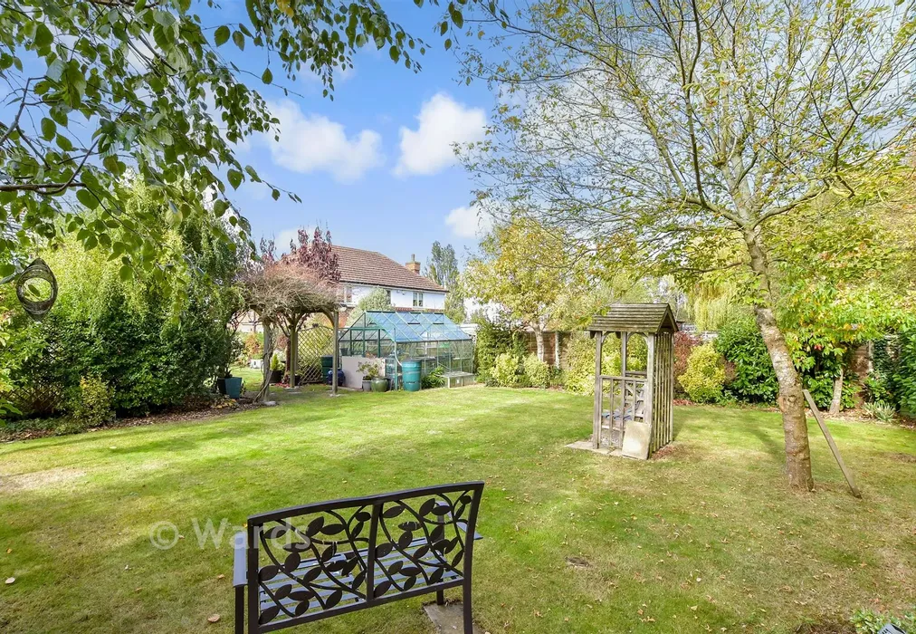 Rear Garden - Court Tree Drive, Eastchurch, Sheerness, Kent - Wards of Kent