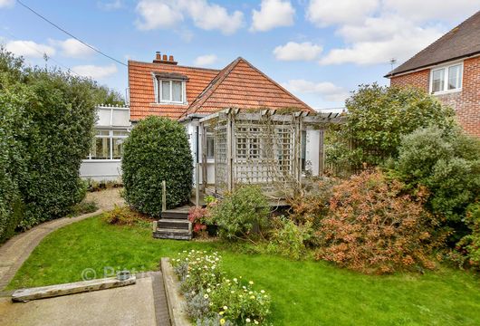 Granville Rise, Totland Bay, Isle of Wight - Wards of Kent