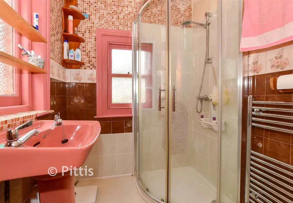 Shower Room - St. John's Road, Newport, Isle of Wight - Wards of Kent
