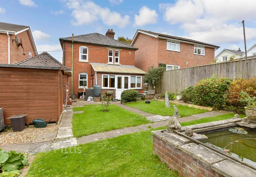 Rear Garden - St. John's Road, Newport, Isle of Wight - Wards of Kent