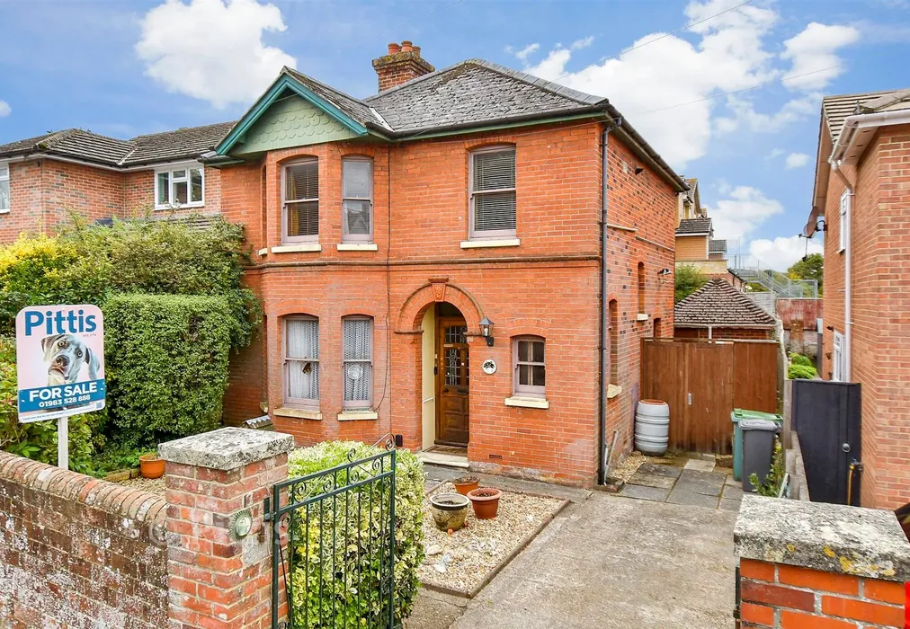External (Web)* - St. John's Road, Newport, Isle of Wight - Wards of Kent