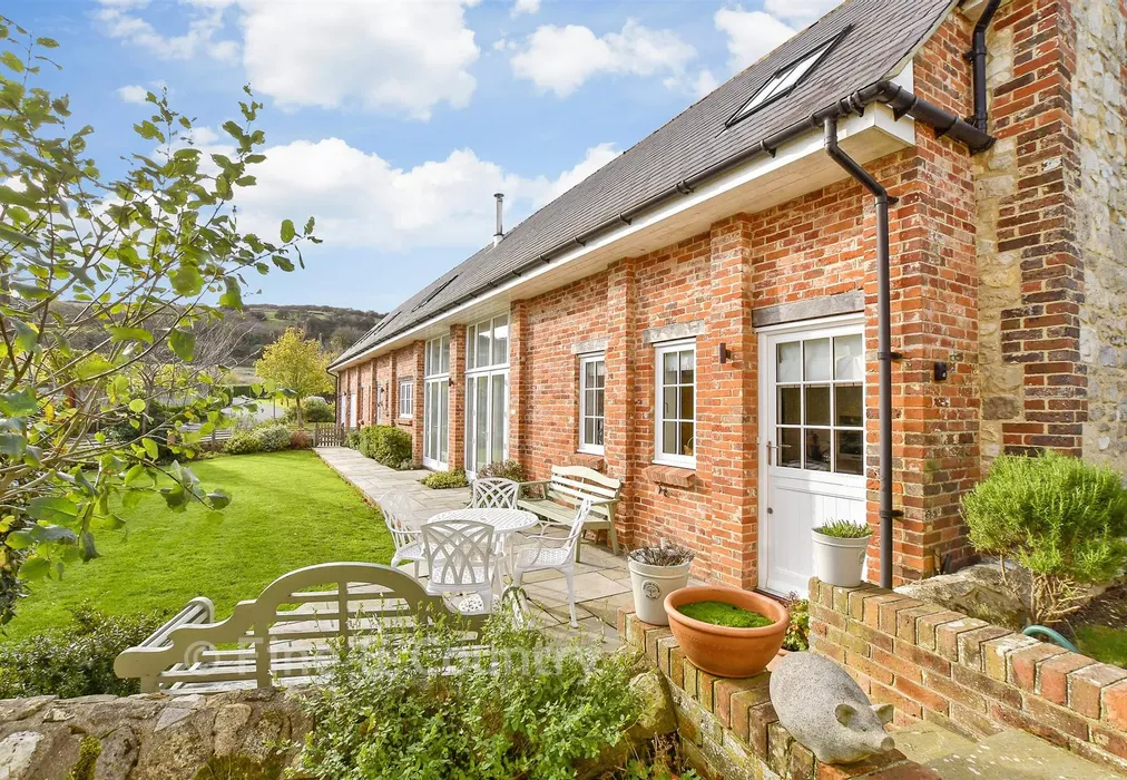 Front Garden - Sandown Road, Bembridge, Isle of Wight - Wards of Kent