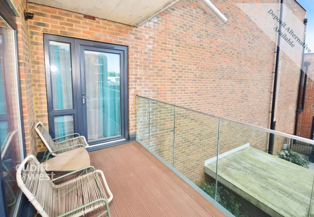 Balcony - Elizabeth Place 52 Queens Road RH19 - Wards of Kent