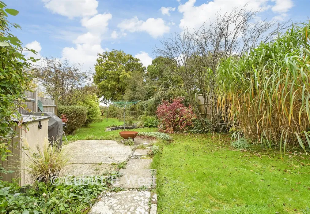 Rear Garden - Slipshatch Road, Reigate, Surrey - Wards of Kent