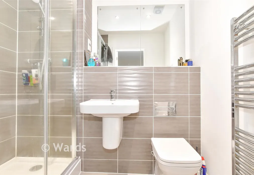 En-Suite Shower Room - Smedley Road, Faversham, Kent - Wards of Kent