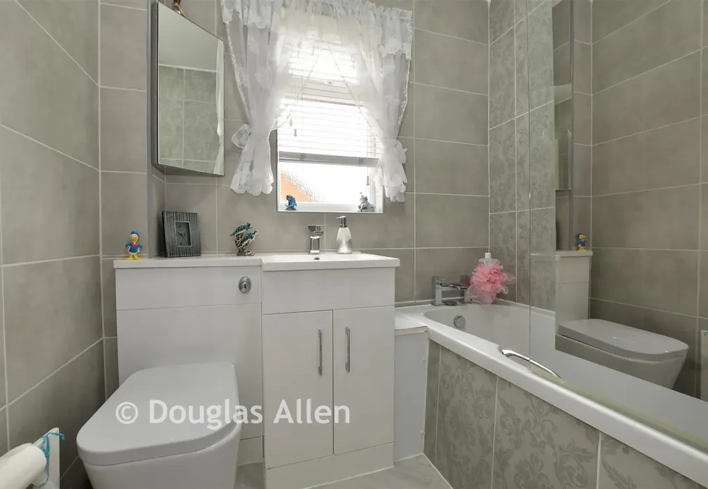 Bathroom - Nayland Close, Wickford, Essex - Wards of Kent