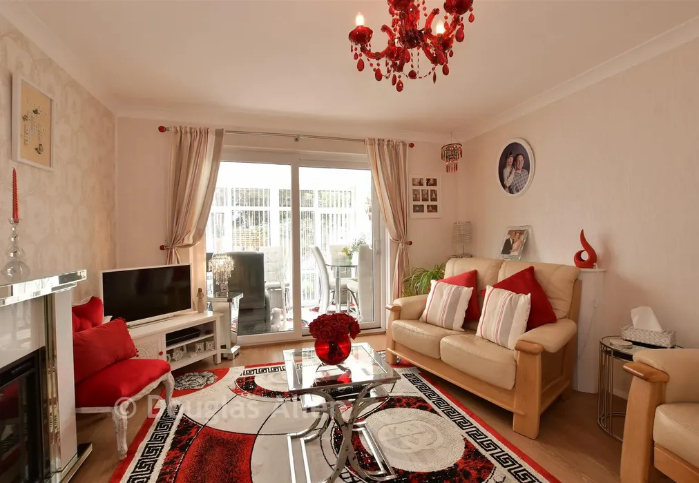 Lounge/Dining Room - Nayland Close, Wickford, Essex - Wards of Kent