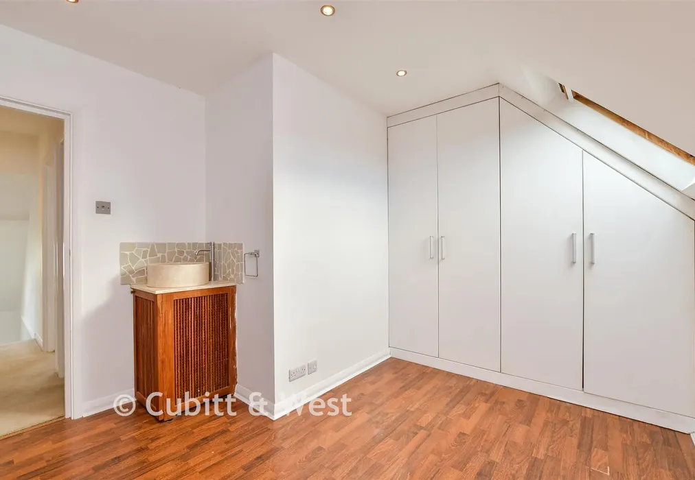 Bedroom 2 - Granville Road, Hove, East Sussex - Wards of Kent