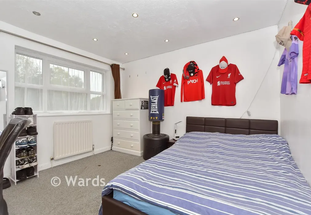 Bedroom 2 - Silver Close, Tonbridge, Kent - Wards of Kent