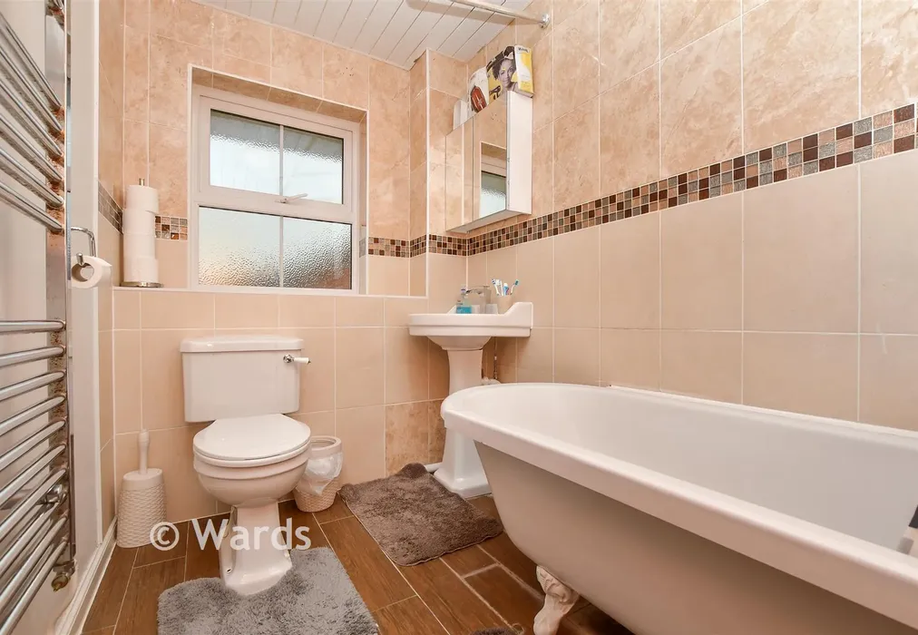 Bathroom - Silver Close, Tonbridge, Kent - Wards of Kent