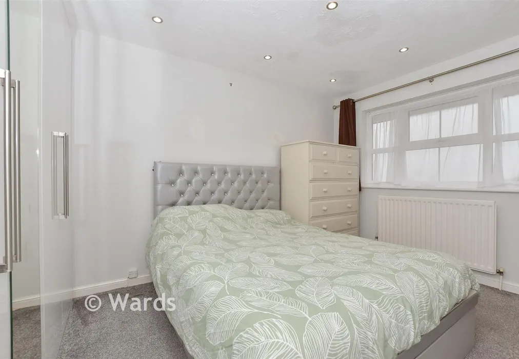 Bedroom 1 - Silver Close, Tonbridge, Kent - Wards of Kent