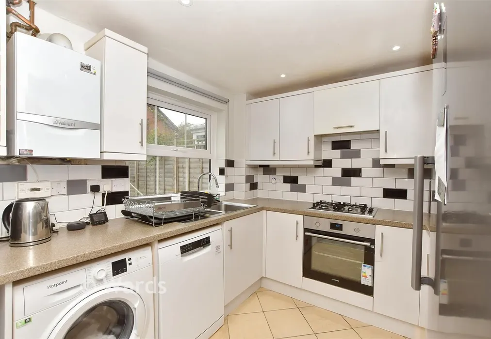 Kitchen/Breakfast Room - Silver Close, Tonbridge, Kent - Wards of Kent
