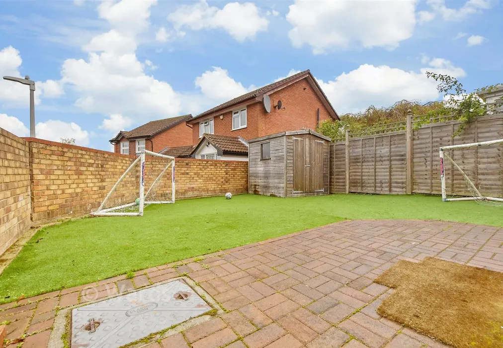Rear Garden - Silver Close, Tonbridge, Kent - Wards of Kent