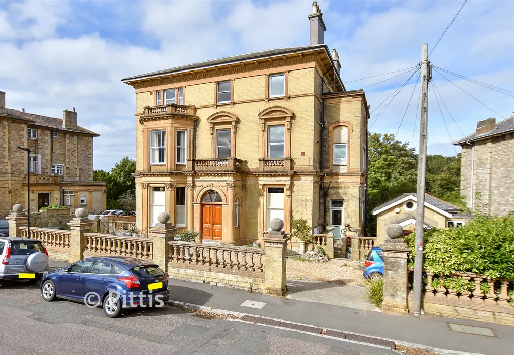 Front Web 1 - West Hill Road, Ryde, Isle of Wight - Wards of Kent