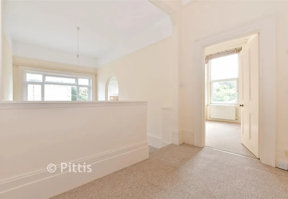 Internal Lifestyle Photograph - West Hill Road, Ryde, Isle of Wight - Wards of Kent