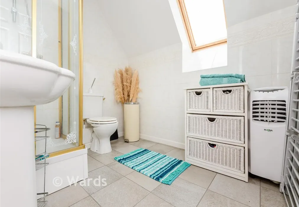 Shower Room - Darenth Park Avenue, Dartford, Kent - Wards of Kent