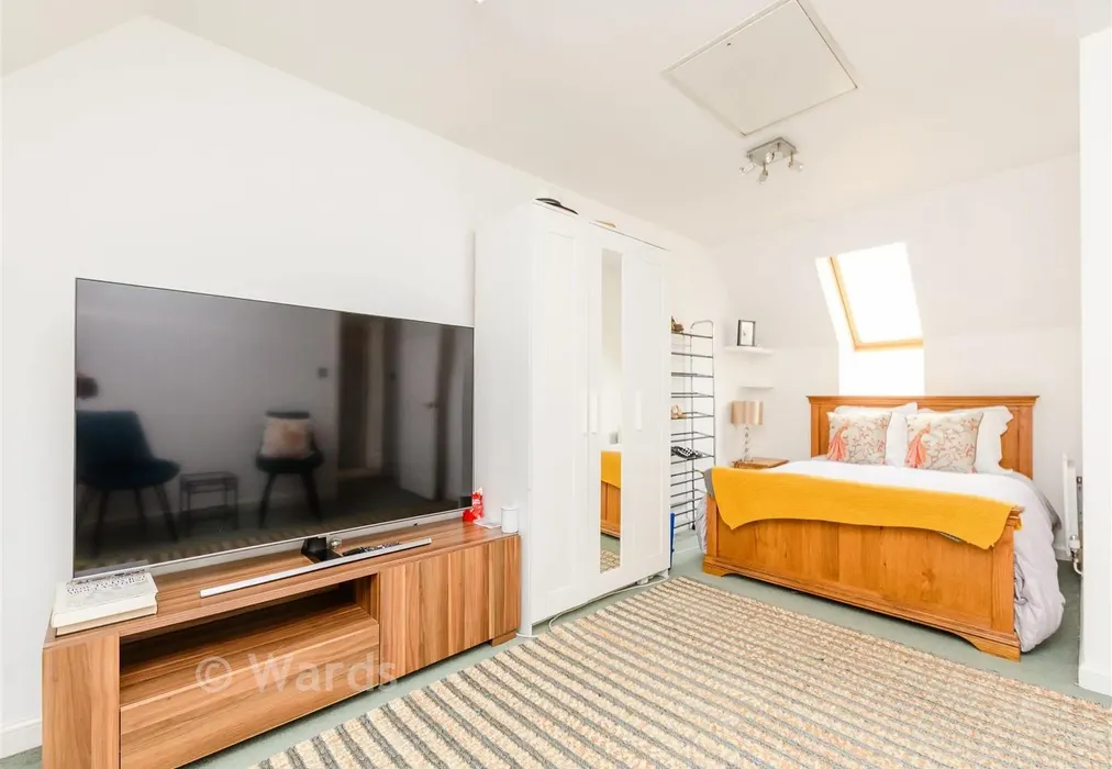 Bedroom 2 - Darenth Park Avenue, Dartford, Kent - Wards of Kent