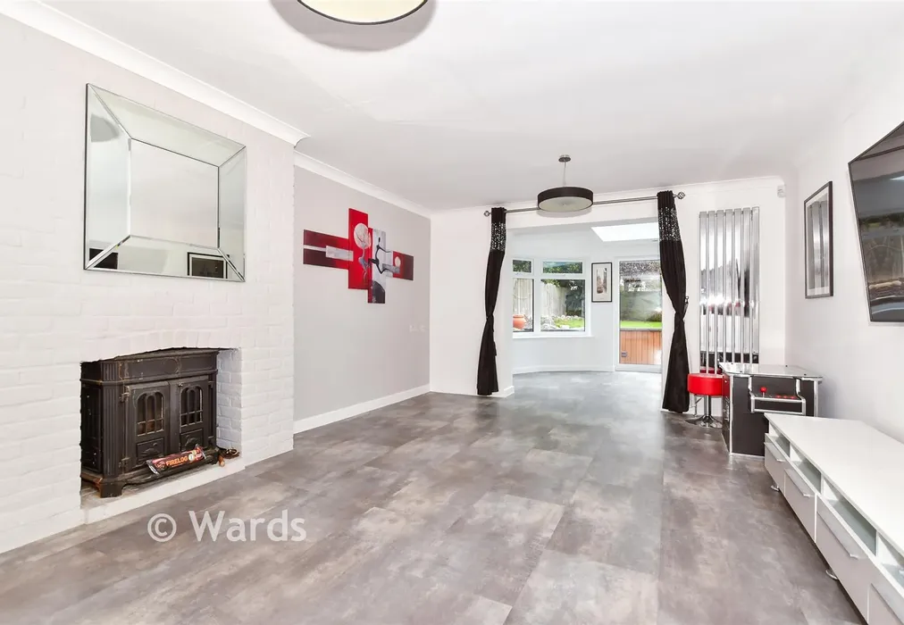 Lounge - Cooling Street, Cliffe, Rochester, Kent - Wards of Kent