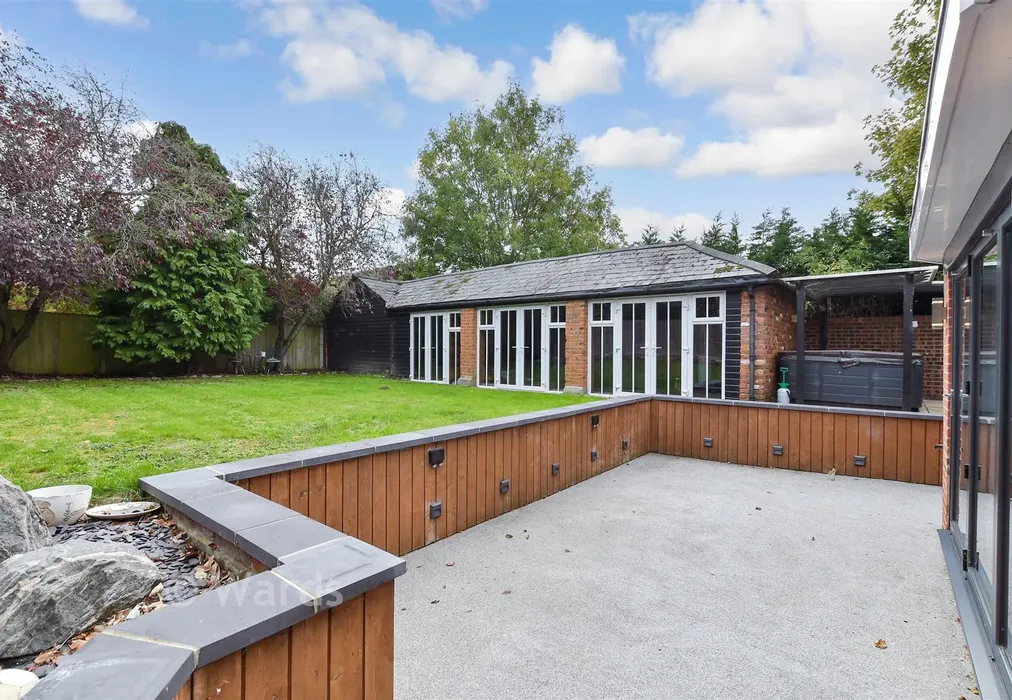 Rear Garden - Cooling Street, Cliffe, Rochester, Kent - Wards of Kent