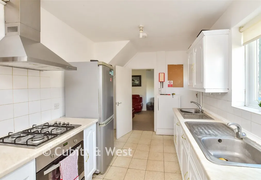 Kitchen - Hillside, Brighton, East Sussex - Wards of Kent