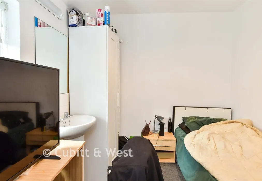 Bedroom 6 - Hillside, Brighton, East Sussex - Wards of Kent